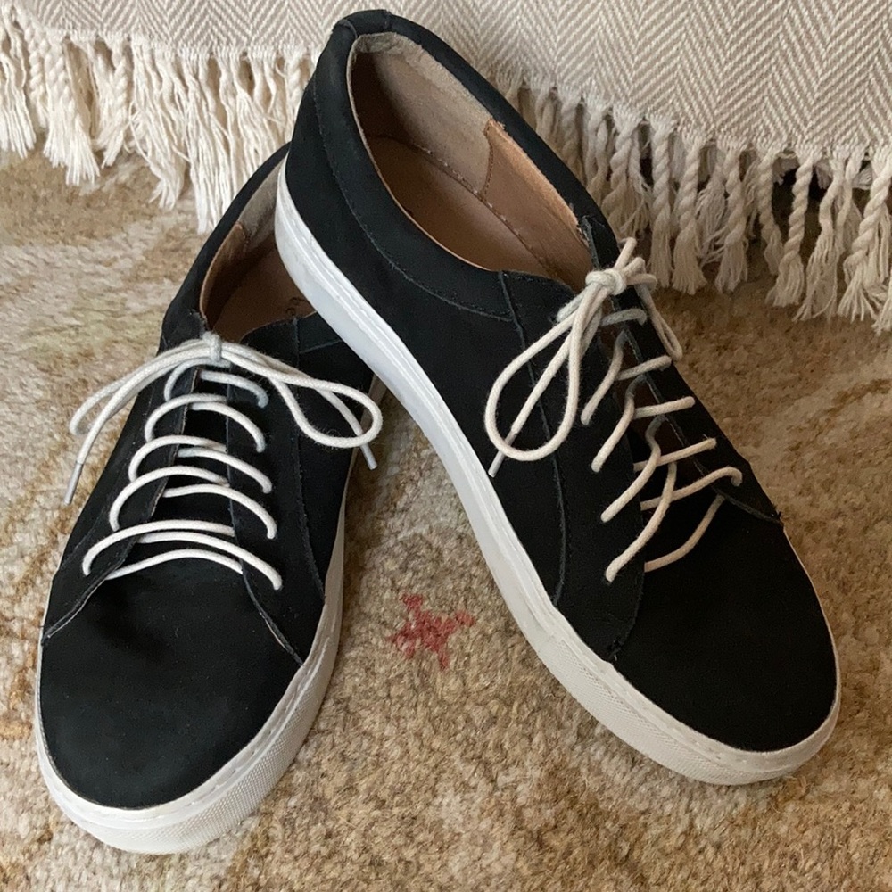 Bettye by Bettye Muller boyfriend sneakers size 7